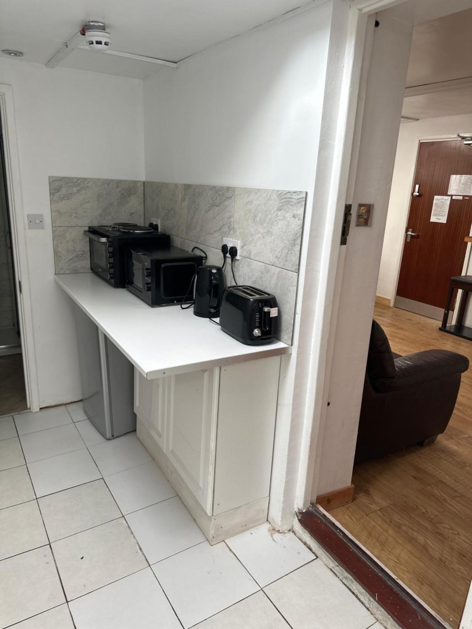 Barrs Court Beds Hotel Warmley Bagian luar foto