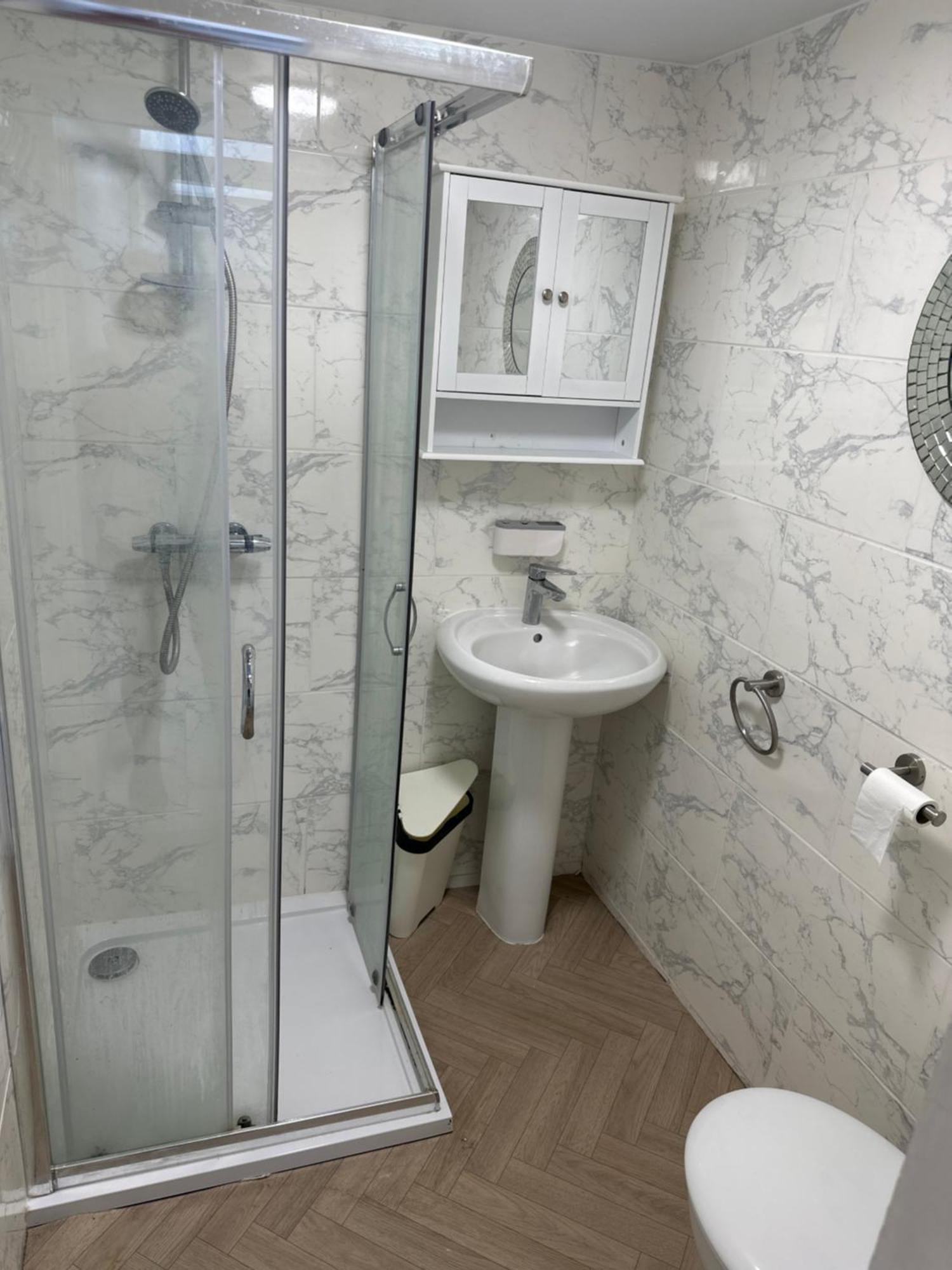 Barrs Court Beds Hotel Warmley Bagian luar foto